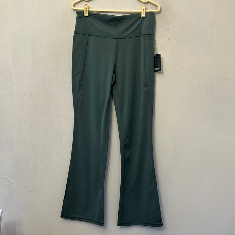 COPY - We Wander side pocket sage green yoga pants Size L New